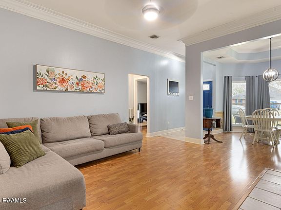 4th image of 115 Tulip Tree Ln