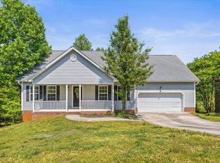 1051 Apollo Dr, Soddy Daisy, TN 37379