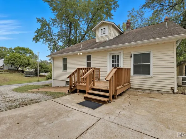 6899 Circle Dr, Cedar Hill, MO 63016