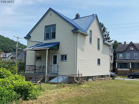 2nd image of 104 Dupont St