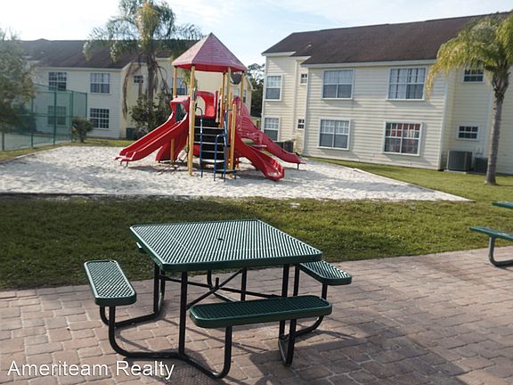 4th image of 5015 Laguna Bay Cir