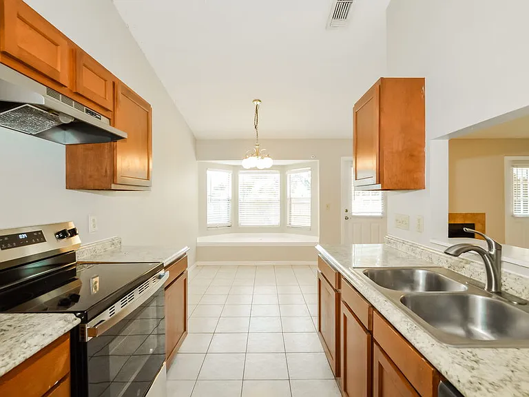 9324 Pavillion Dr — Photo 7
