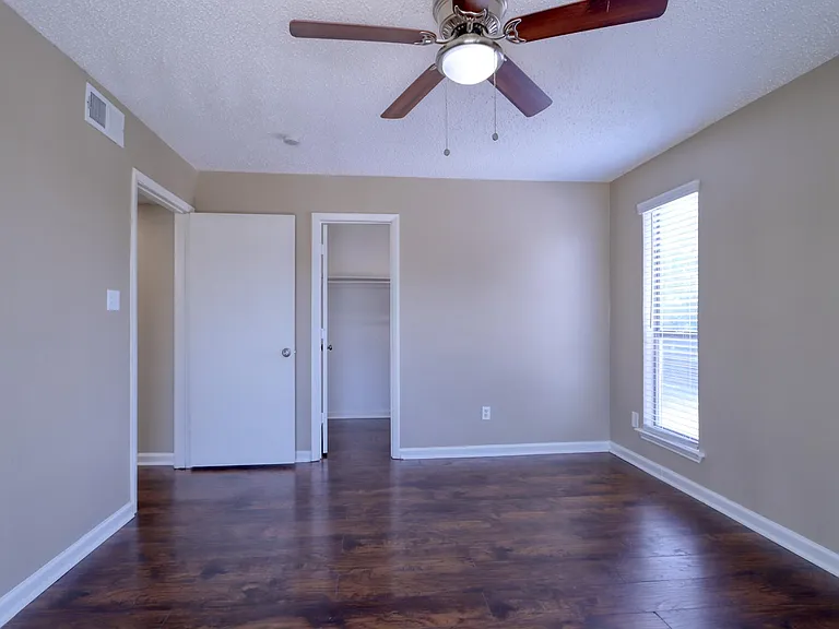 707 Harbour Town Dr #1 — Photo 31