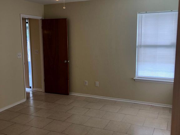 5th image of 2237 Ironstone Dr W