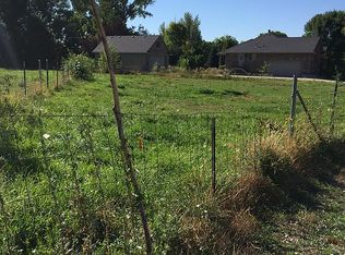 942 E Rosewood Ln, Layton, UT 84041