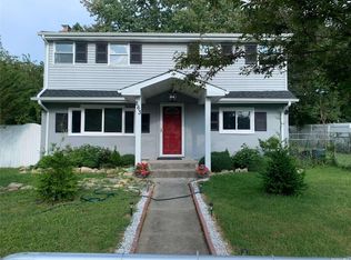 863 Taylor Ave, East Patchogue, NY 11772