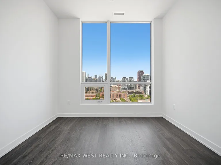 15 Richardson St #2101 — Photo 23