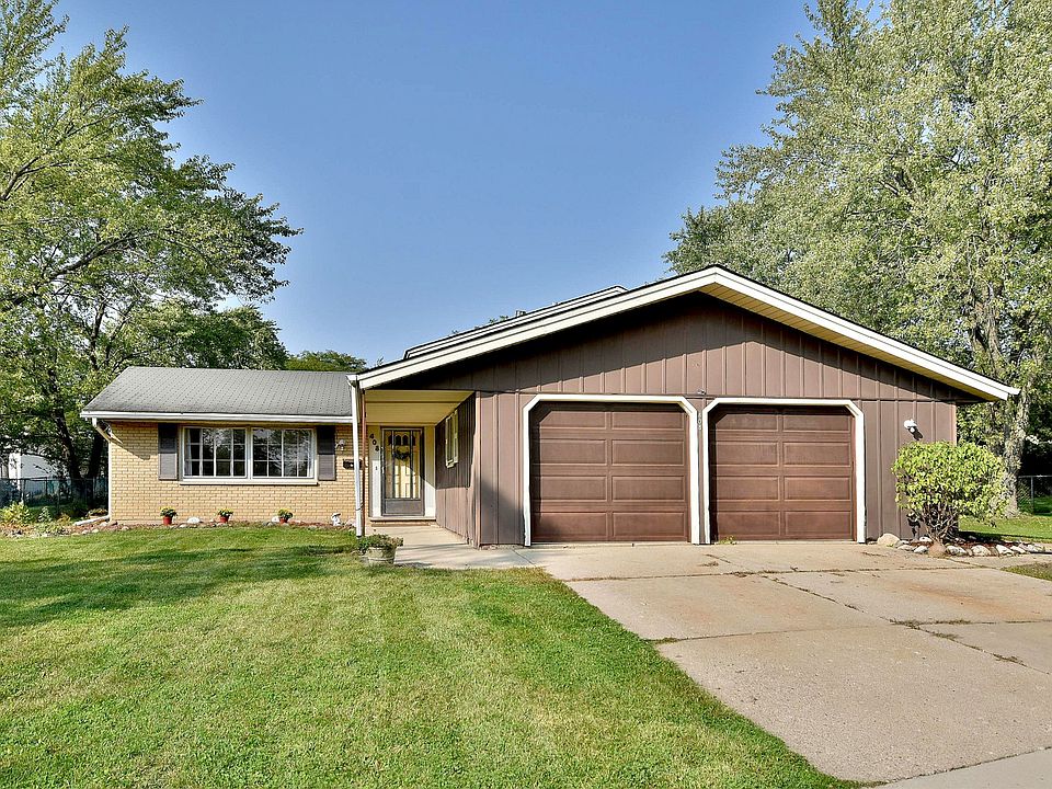 1st image of 408 Danbury Ct