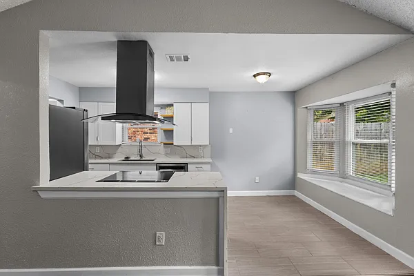 6613 Constitution Dr — Photo 5