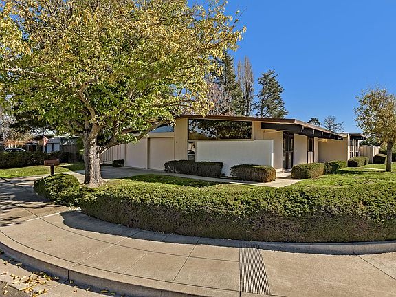 5th image of 10 French Creek Pl