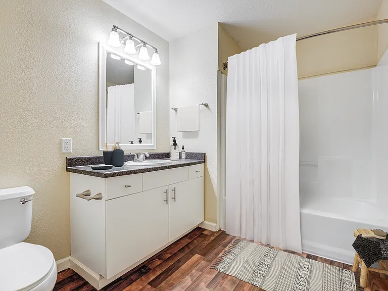 Rafael Town Center Apartments — Photo 13