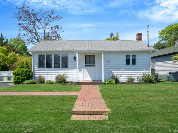 77 Point Street, South Jamesport, NY 11970