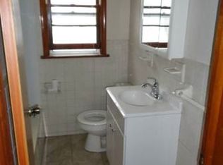 602 Madison St APT 4, E Rochester, NY 14445