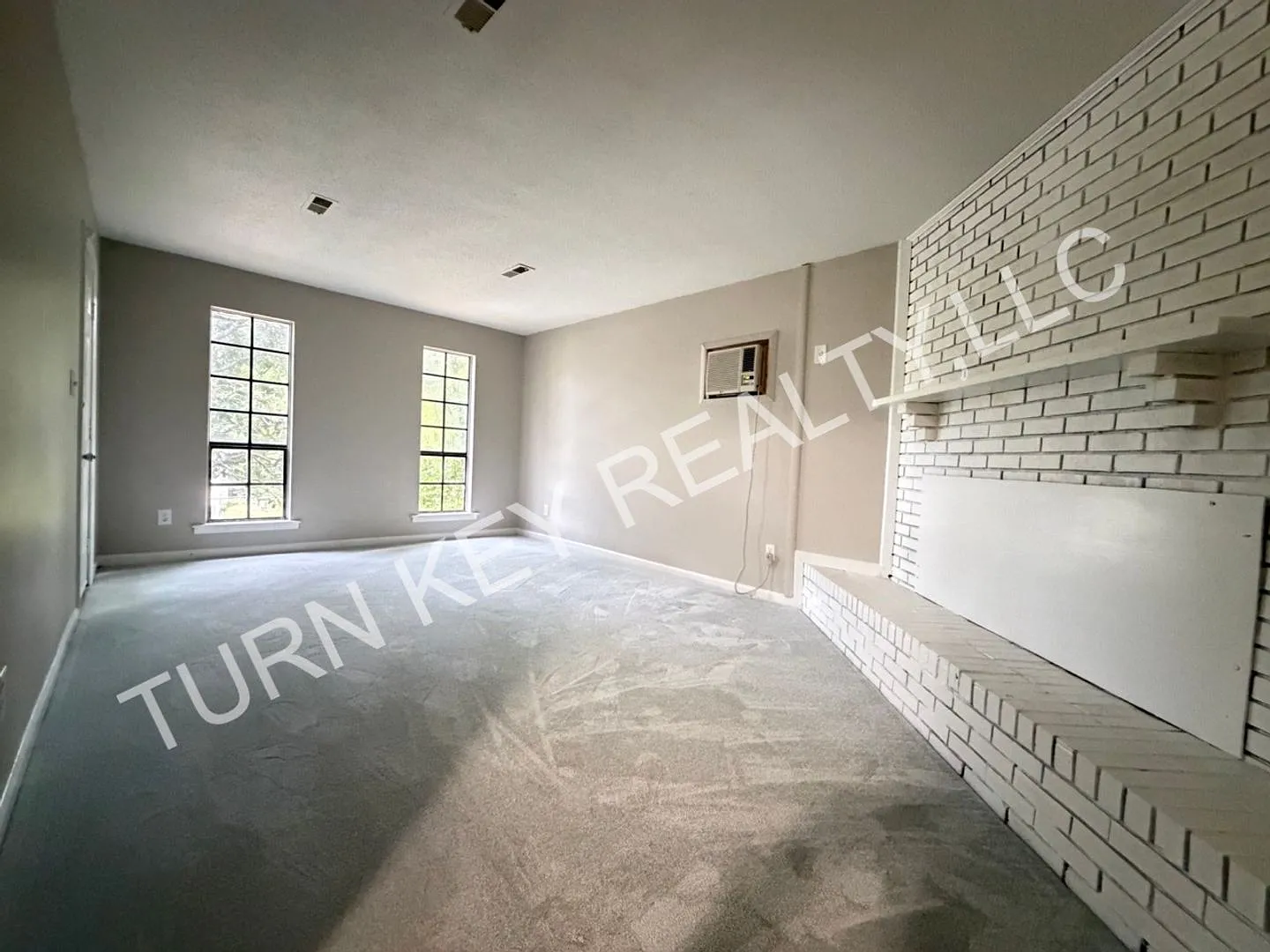 Apartment for rent in Eastlake — Photo 3