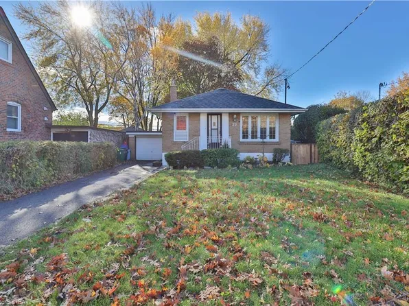 32 Christina Cres, Toronto, ON M1R 4H6