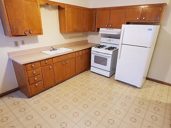 2nd image of 858 E Waterford Ave