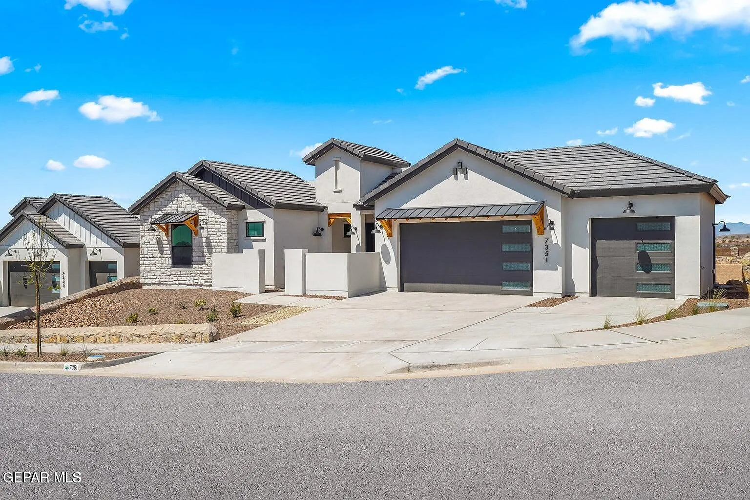 4 bed, 3.0 bath, 2605 sqft, $5,100 — Photo 3