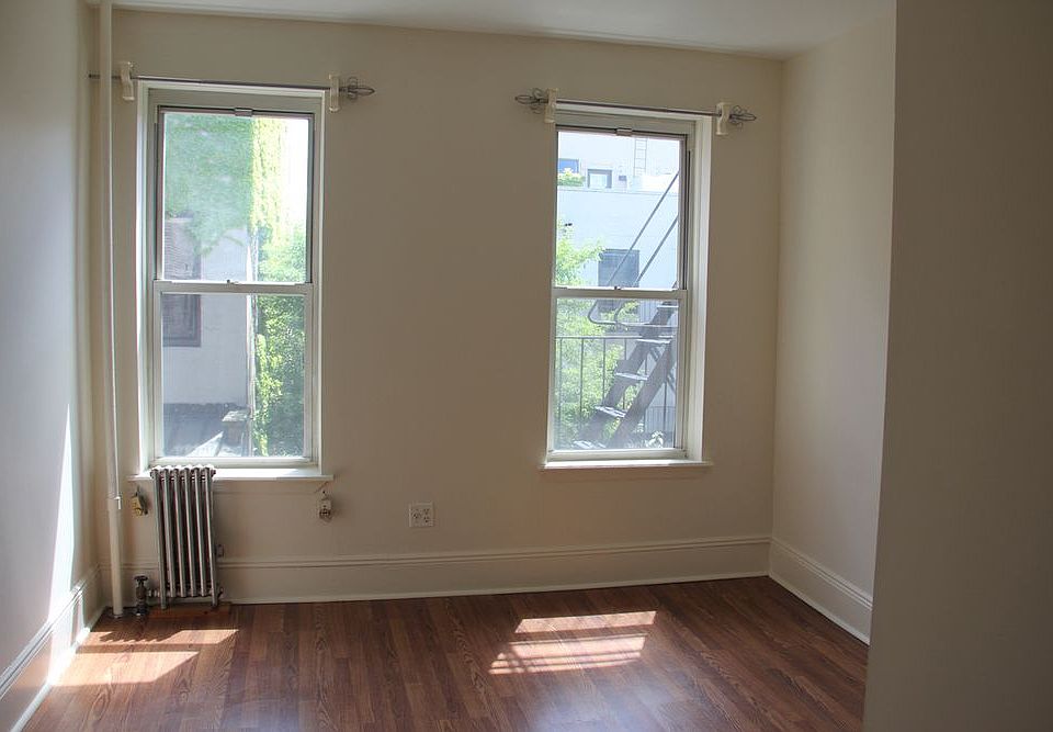 2nd image of 554 11th St APT 3L