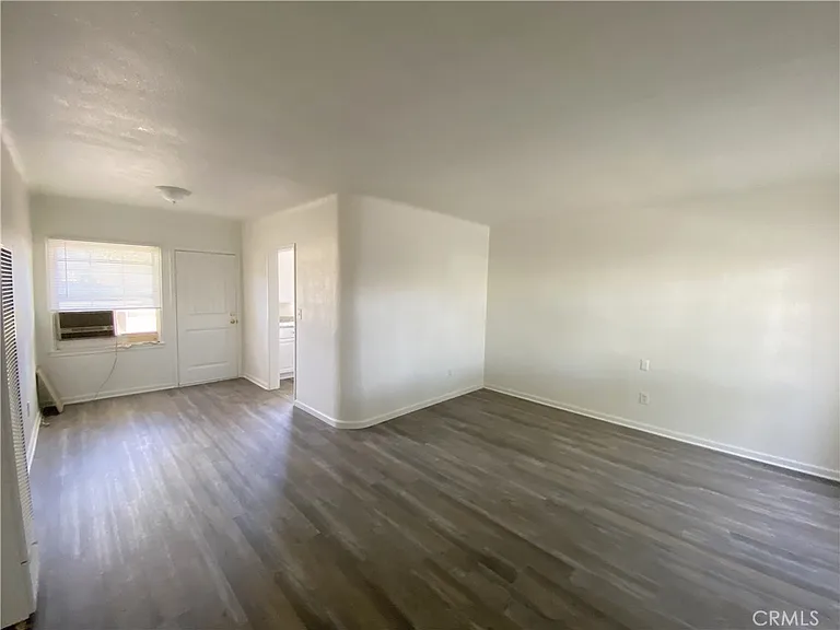 2717 Crescent Ave — Photo 5