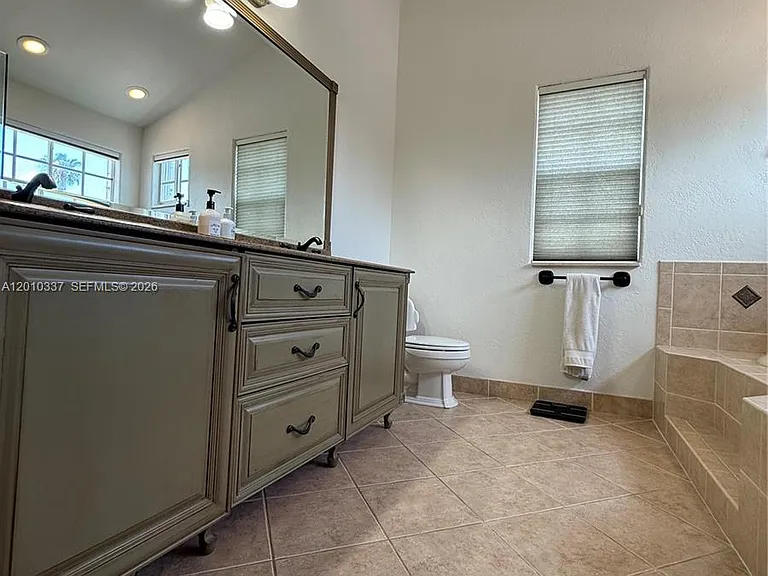 1070 Capistrano — Photo 48