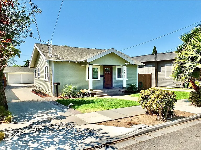 4036 E Vermont St — Photo 58