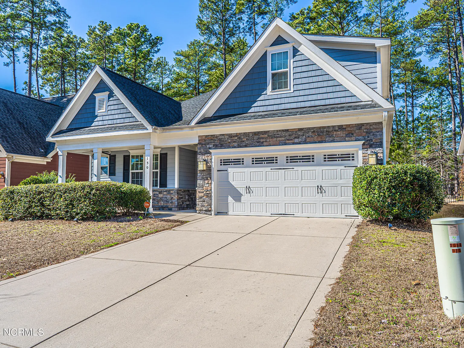3 bed, 2.0 bath, 1679 sqft, $2,400 — Photo 2