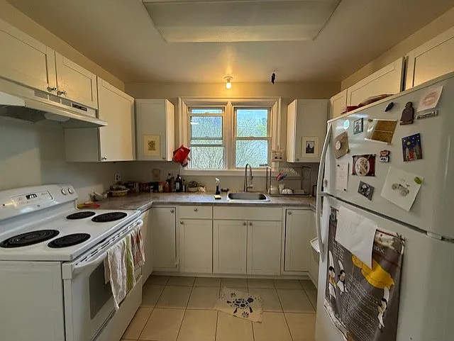 160 Mountbatten Ave — Photo 9