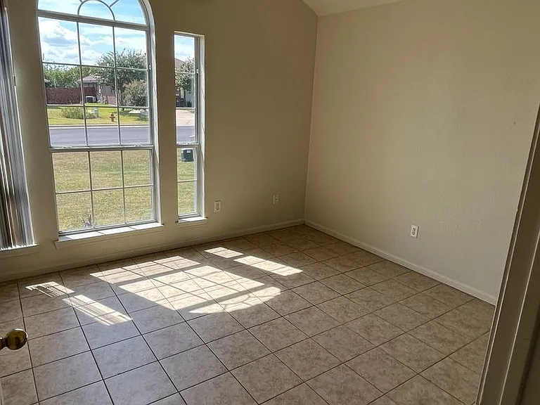 220 Nolan Ridge Dr — Photo 6