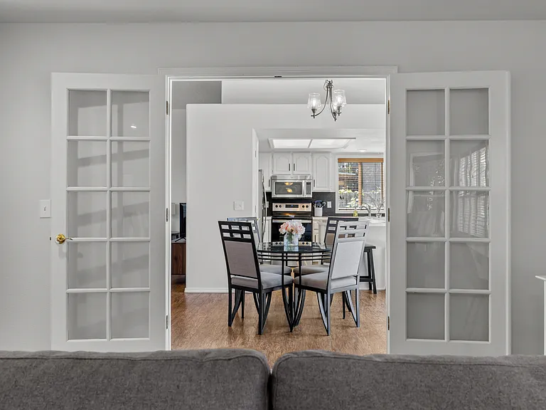1528 E Falconrim Ct — Photo 32
