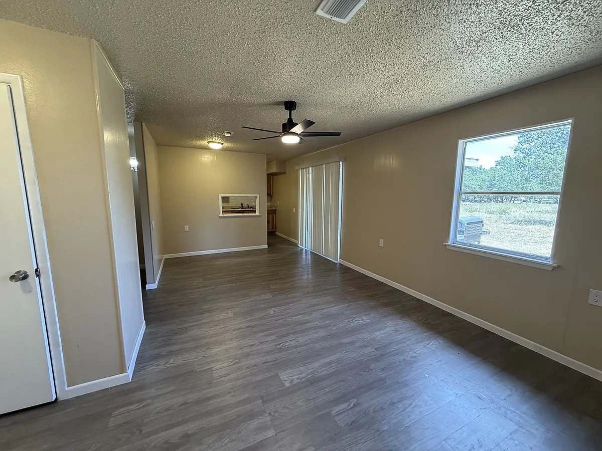 Building Photo - 200 Twin Mountain Rd #2