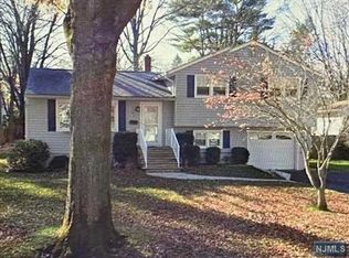 58 Jay Dr, Paramus, NJ 07652