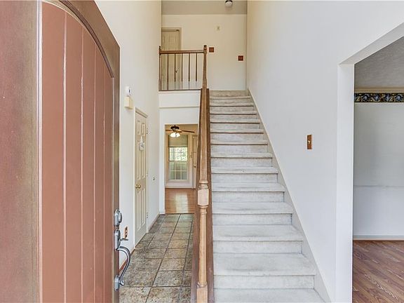 3rd image of 351 Indus Ln