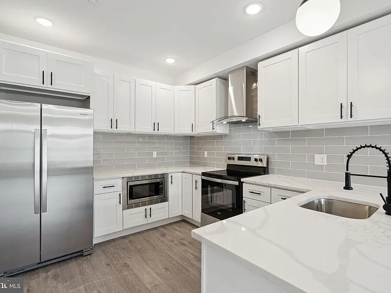 5629 Warrington Ave — Photo 3