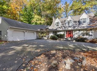 521 Colfax Rd, Wayne, NJ 07470