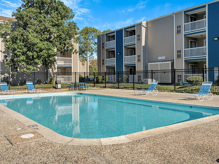 Sunlake Apartments — Photo 48