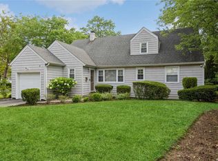 3 Dolores Dr, Valley Stream, NY 11581