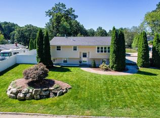 44 Yarmouth Dr, Nashua, NH 03062
