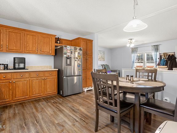 3rd image of 1110 Miller Rd