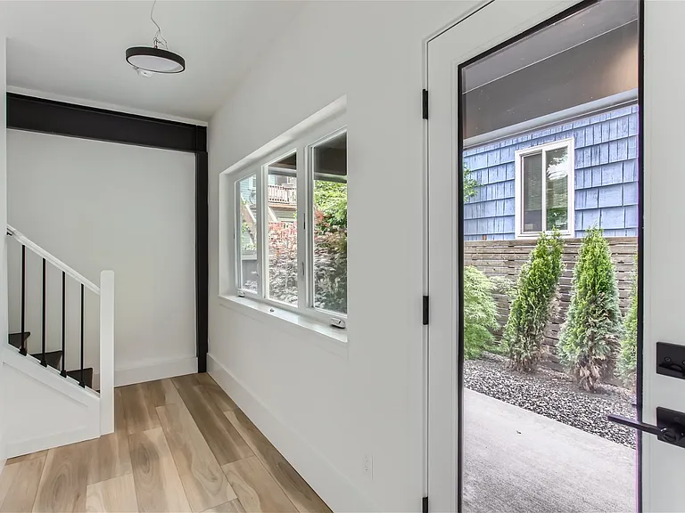 2135 SE 12th Ave — Photo 18