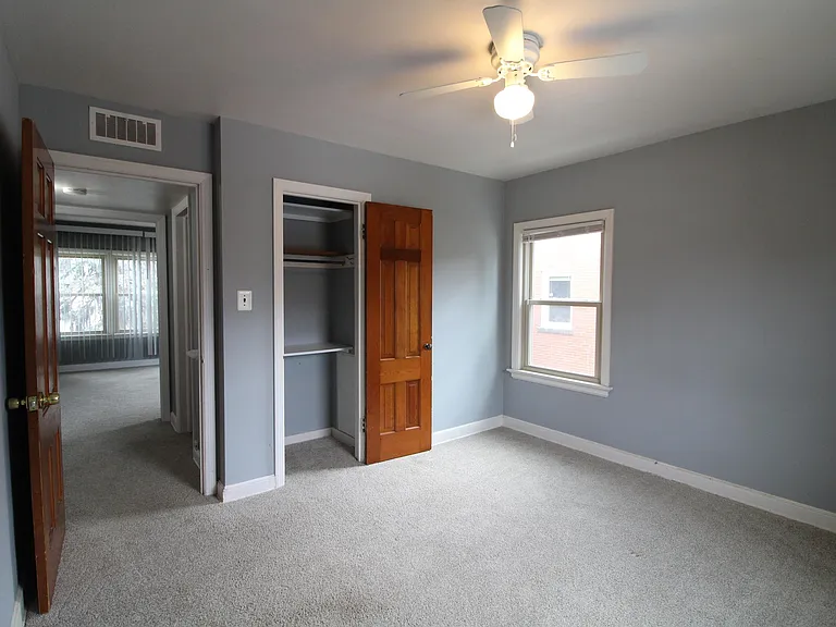 4833 N Mohawk Ave #4 — Photo 4