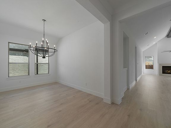 3rd image of 117 Observation Dr W