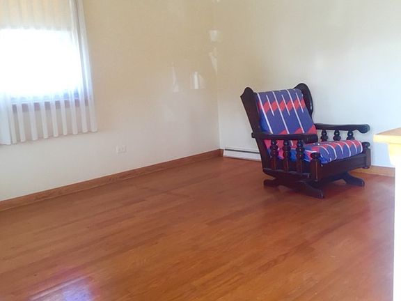 2nd image of 6039 N Elston Ave
