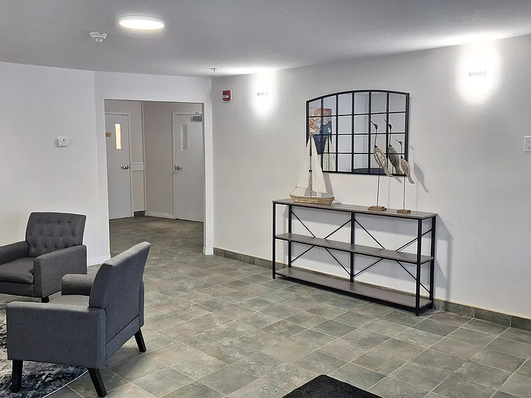 10025 Gordon Ave — Photo 4