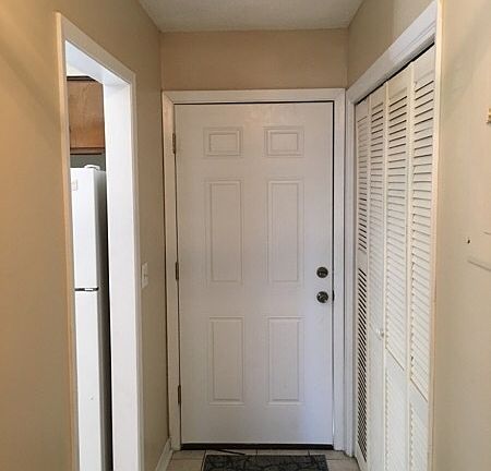 2nd image of 260 Oxford Ct