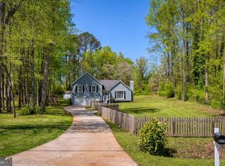 5570 Rolling Oaks Dr, Cumming, GA 30040