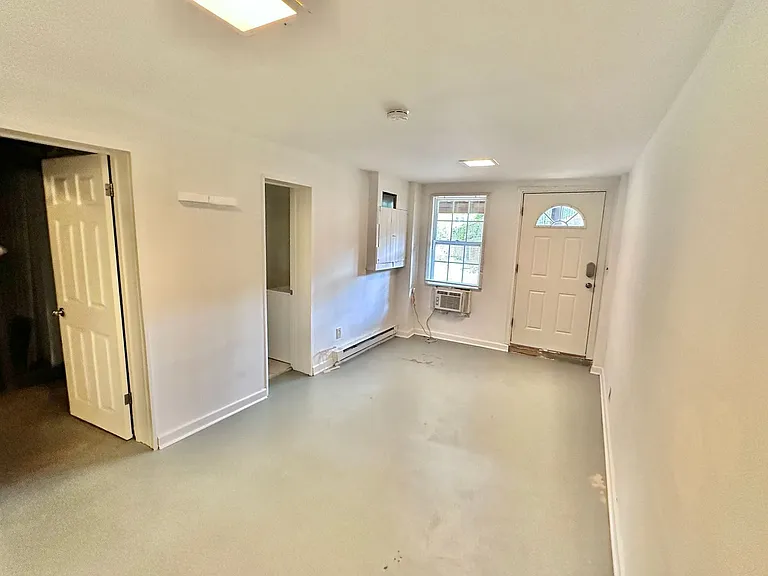 4422 Greenwich Pkwy NW — Photo 46