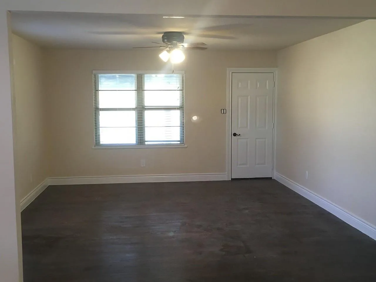 3 bed, 1.5 bath, 1216 sqft, $1,550 — Photo 3