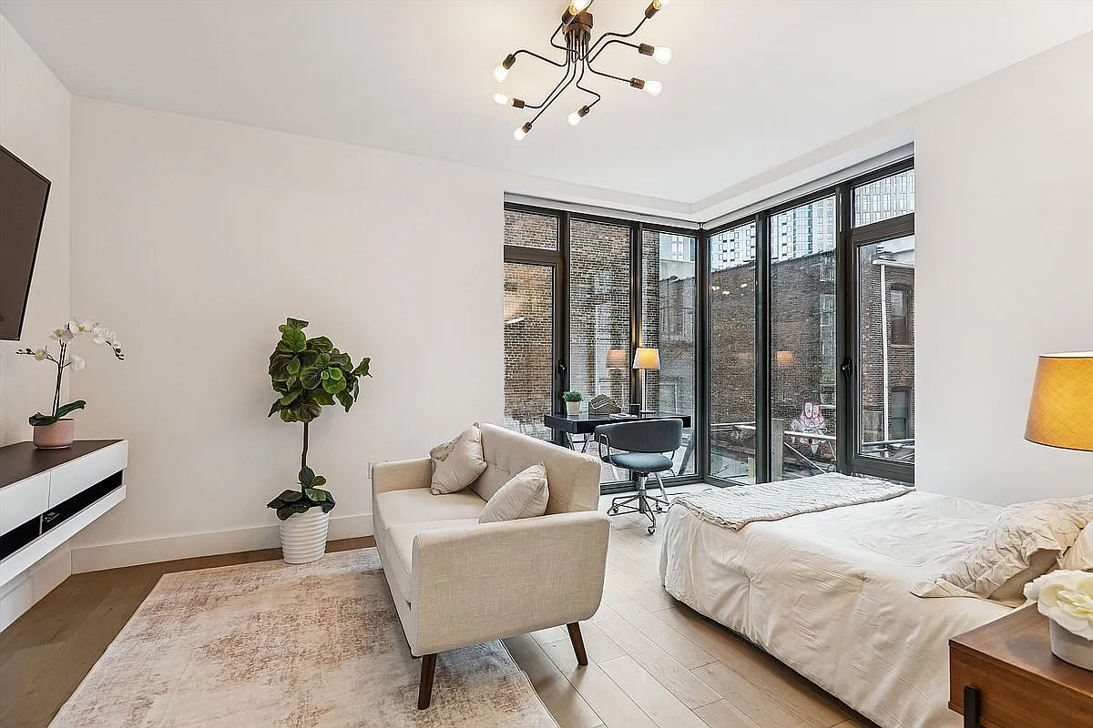 319 Schermerhorn St APT 4E photo 1