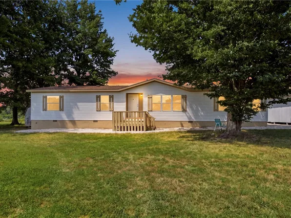 11575 Berry Bates Ln, Bentonville, AR 72712