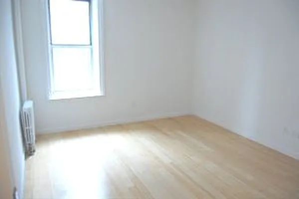 Rented by Douglas Elliman | media 33